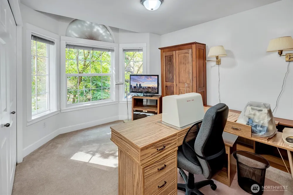6477 Cultus Bay Road Clinton, WA 98236
