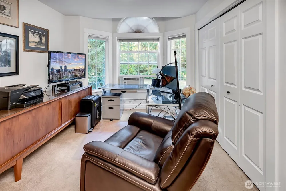 6477 Cultus Bay Road Clinton, WA 98236
