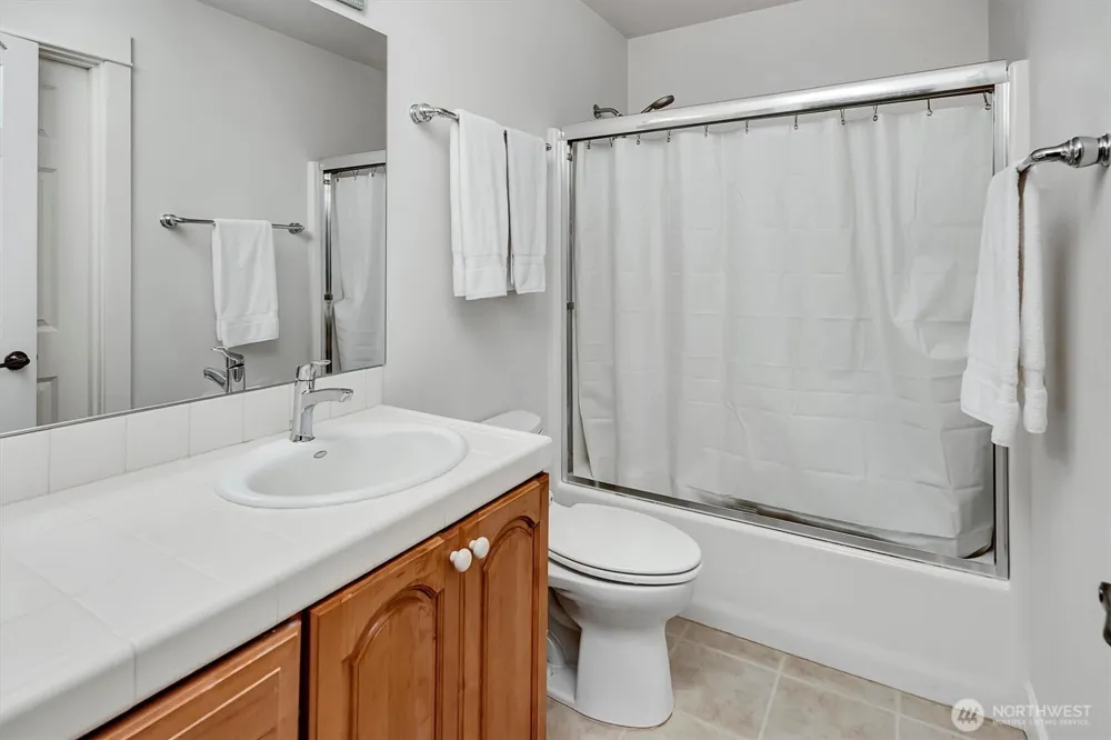 6477 Cultus Bay Road Clinton, WA 98236