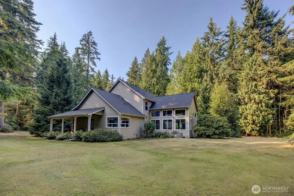 6477 Cultus Bay Road Clinton, WA 98236