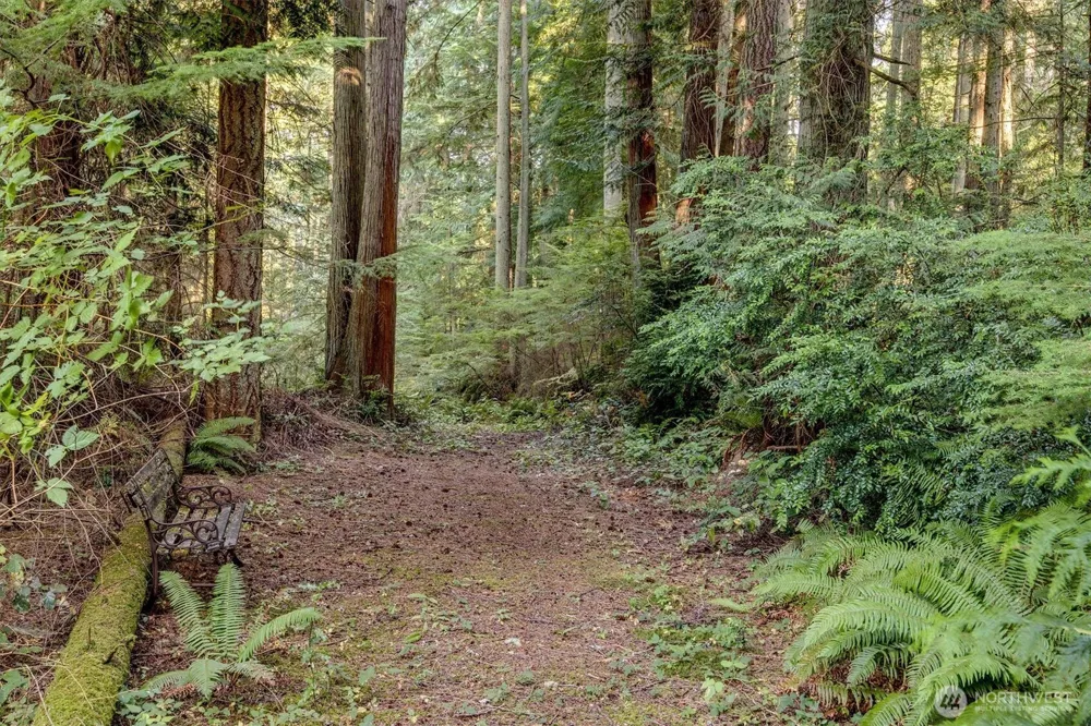 6477 Cultus Bay Road Clinton, WA 98236