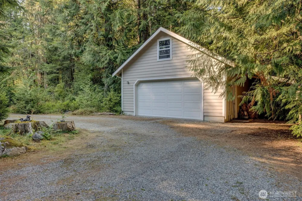 6477 Cultus Bay Road Clinton, WA 98236
