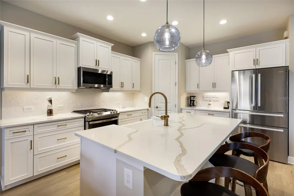 8011 ANTHIRIUM LOOP Sarasota, FL 34240