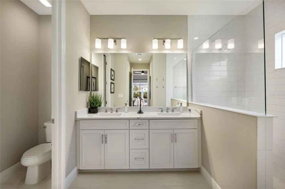 8011 ANTHIRIUM LOOP Sarasota, FL 34240