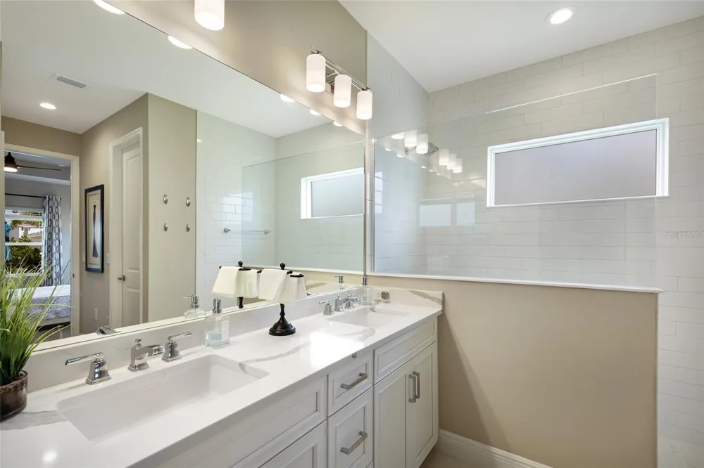 8011 ANTHIRIUM LOOP Sarasota, FL 34240
