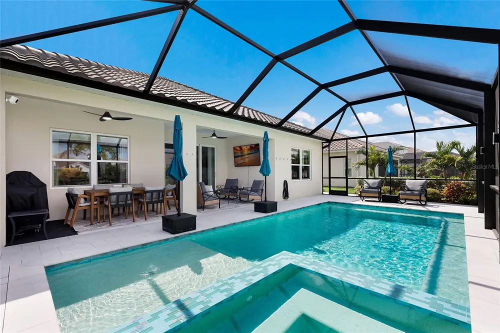 8011 ANTHIRIUM LOOP Sarasota, FL 34240