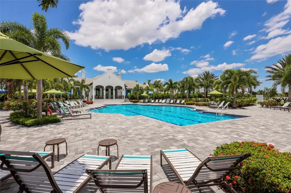 8011 ANTHIRIUM LOOP Sarasota, FL 34240