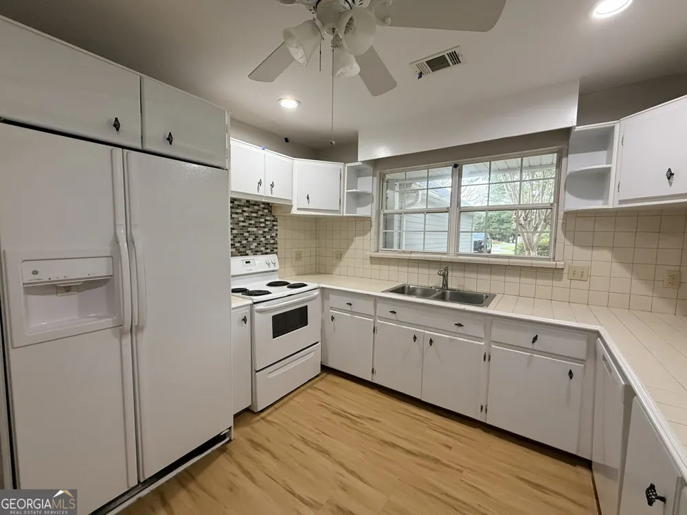 293 Osage CIR Byron, GA 31008