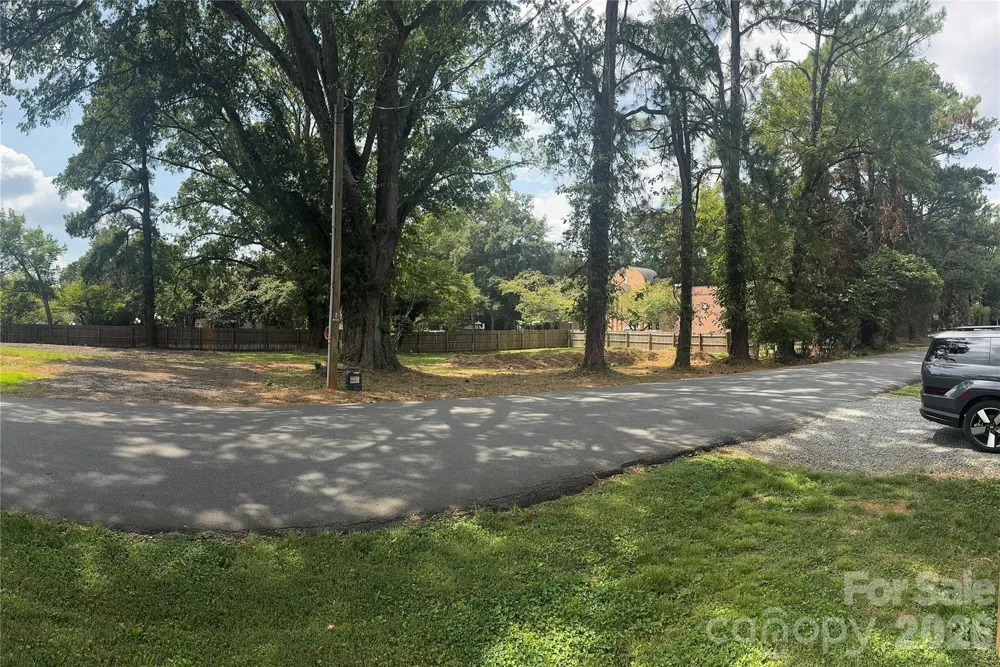 4420/4424 Castleton Road Charlotte, NC 28211