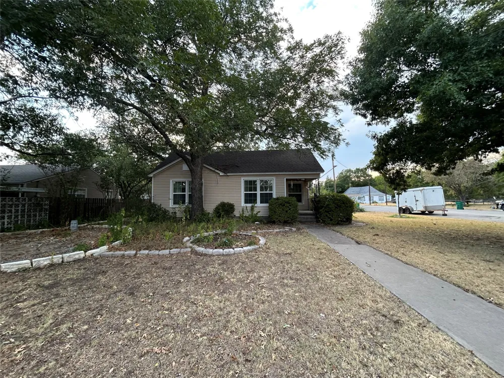 421 Hickory Street Muenster, TX 76252
