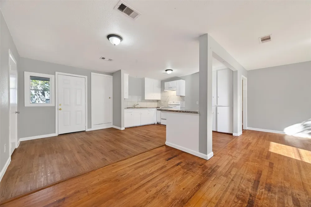 6127 Beldart Street Houston, TX 77033