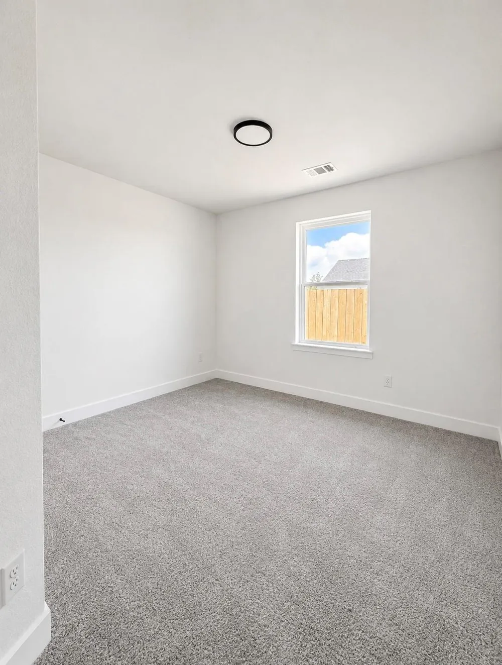 2230 W Post Oak Circle Dayton, TX 77535