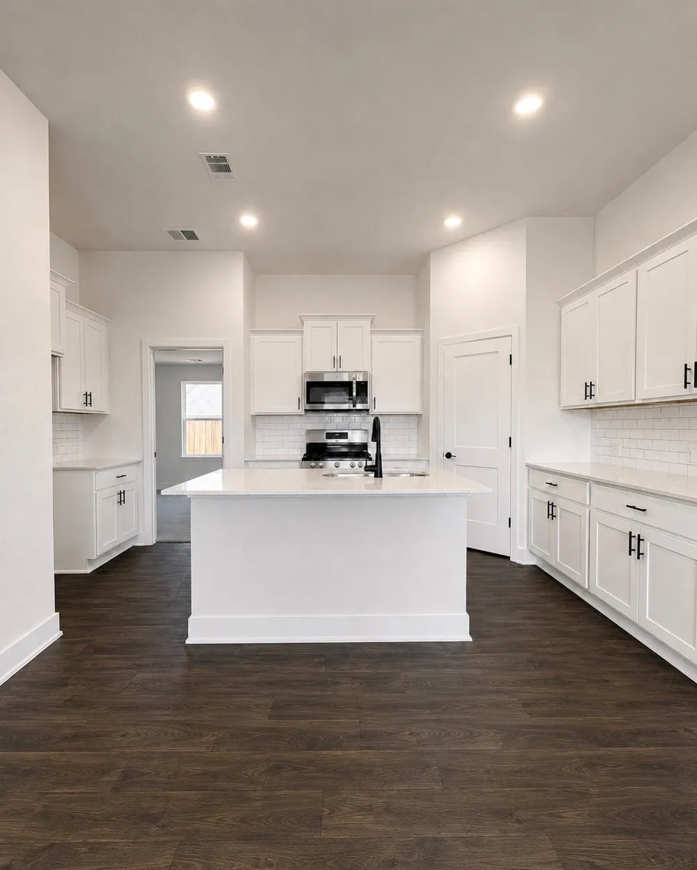2230 W Post Oak Circle Dayton, TX 77535