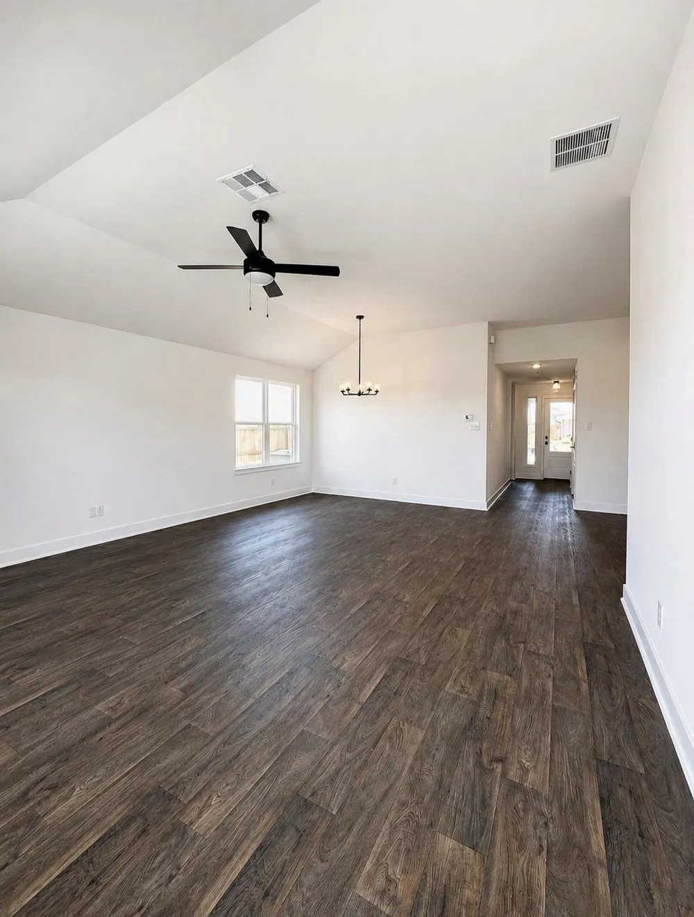 2230 W Post Oak Circle Dayton, TX 77535