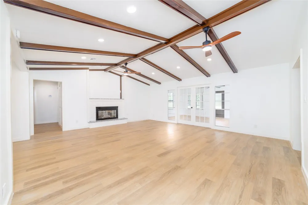 3304 Bruce Hall Road Santa Fe, TX 77510