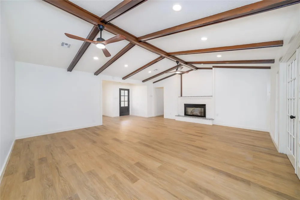 3304 Bruce Hall Road Santa Fe, TX 77510