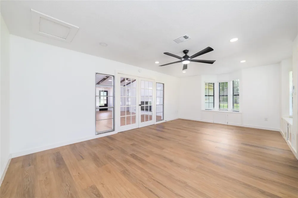 3304 Bruce Hall Road Santa Fe, TX 77510