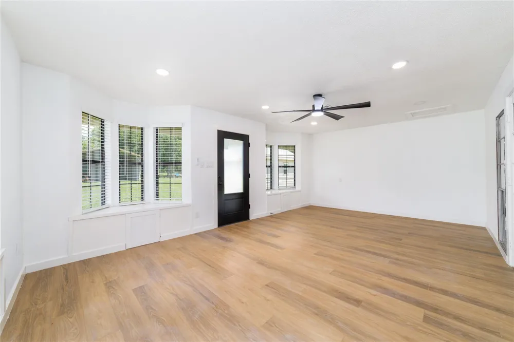 3304 Bruce Hall Road Santa Fe, TX 77510