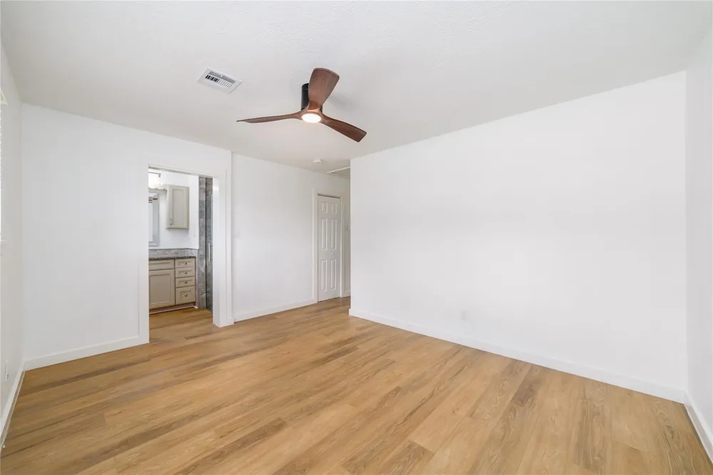 3304 Bruce Hall Road Santa Fe, TX 77510