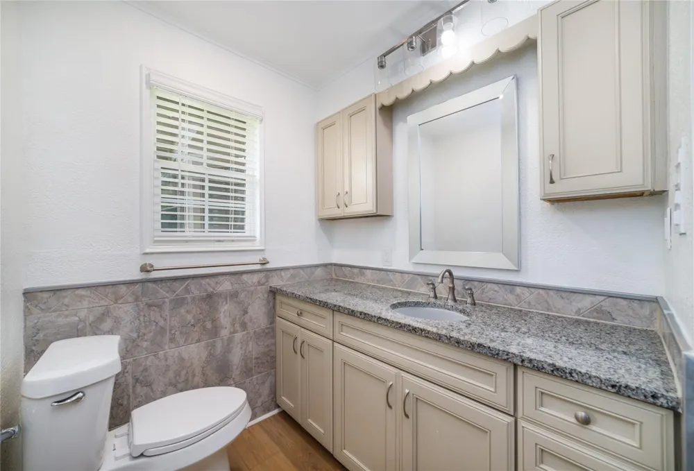 3304 Bruce Hall Road Santa Fe, TX 77510