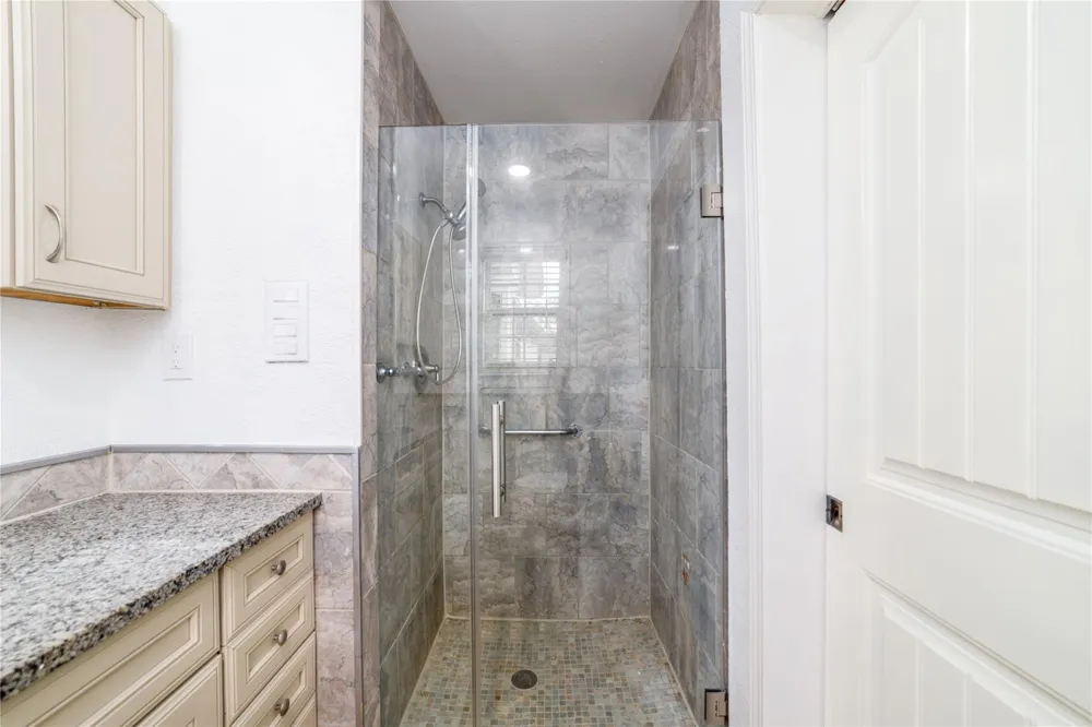 3304 Bruce Hall Road Santa Fe, TX 77510