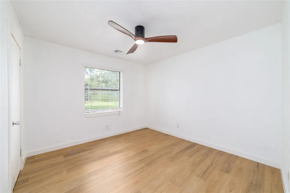 3304 Bruce Hall Road Santa Fe, TX 77510