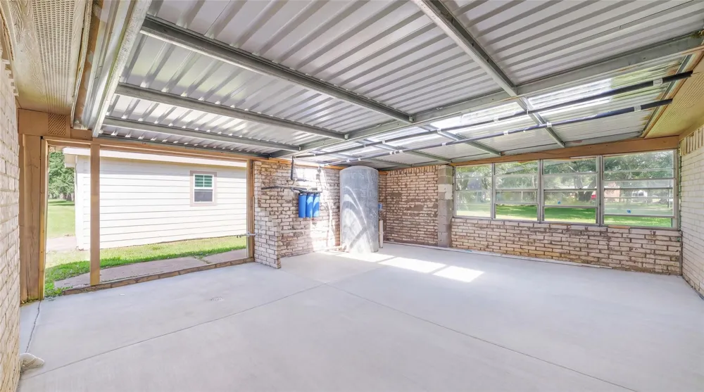 3304 Bruce Hall Road Santa Fe, TX 77510