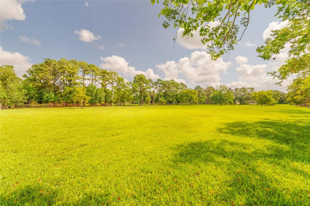 3304 Bruce Hall Road Santa Fe, TX 77510