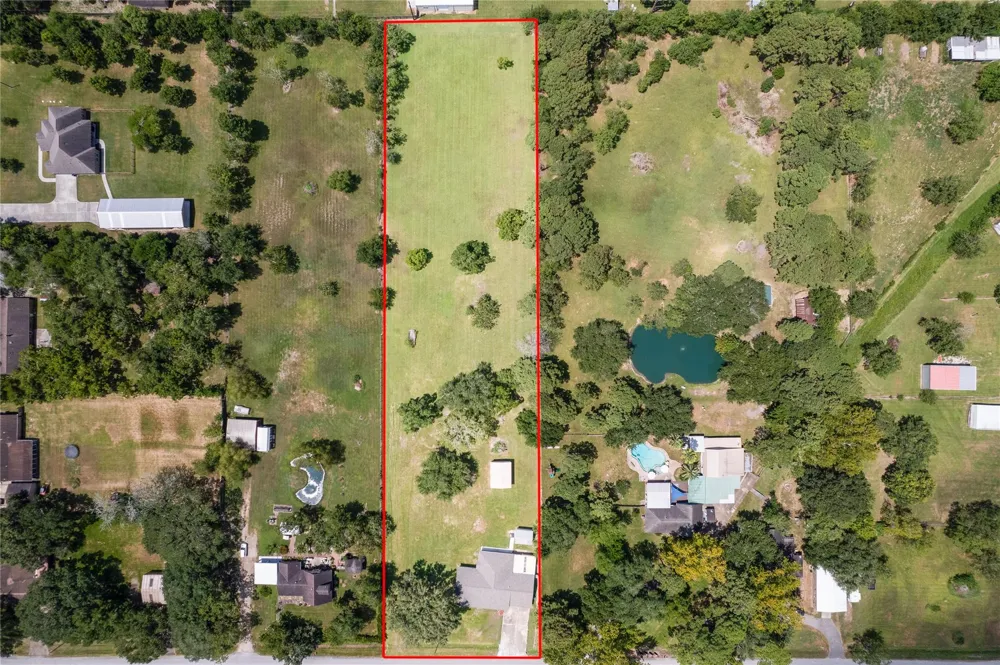 3304 Bruce Hall Road Santa Fe, TX 77510