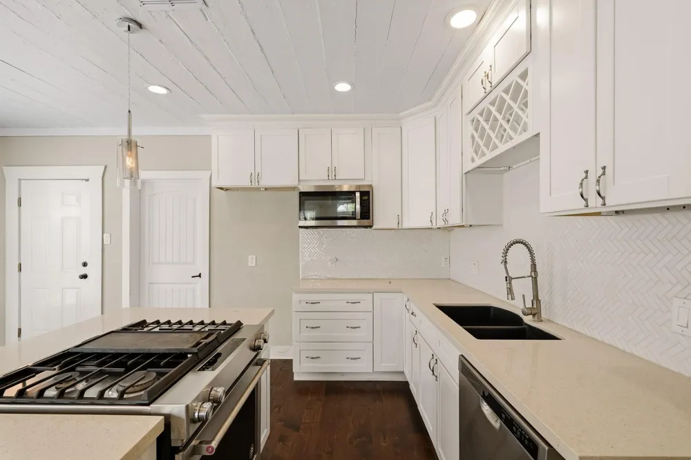 1011 Sealy Street Galveston, TX 77550
