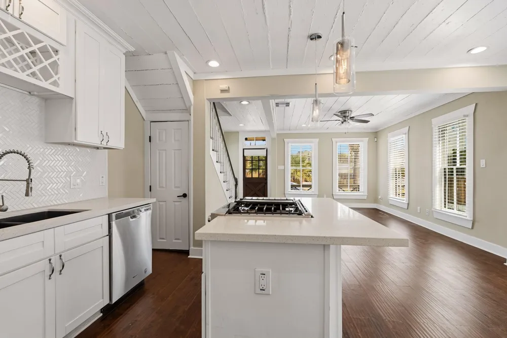 1011 Sealy Street Galveston, TX 77550