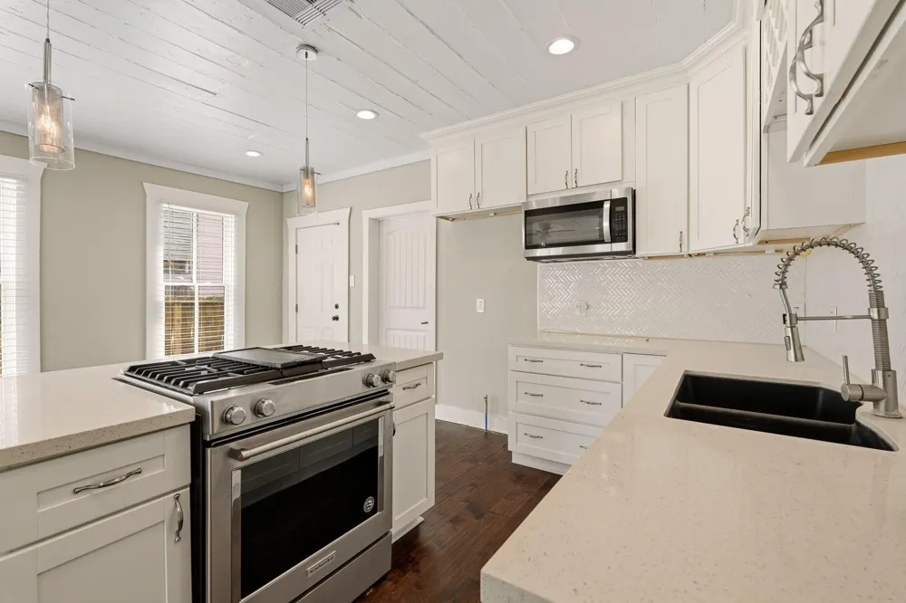 1011 Sealy Street Galveston, TX 77550