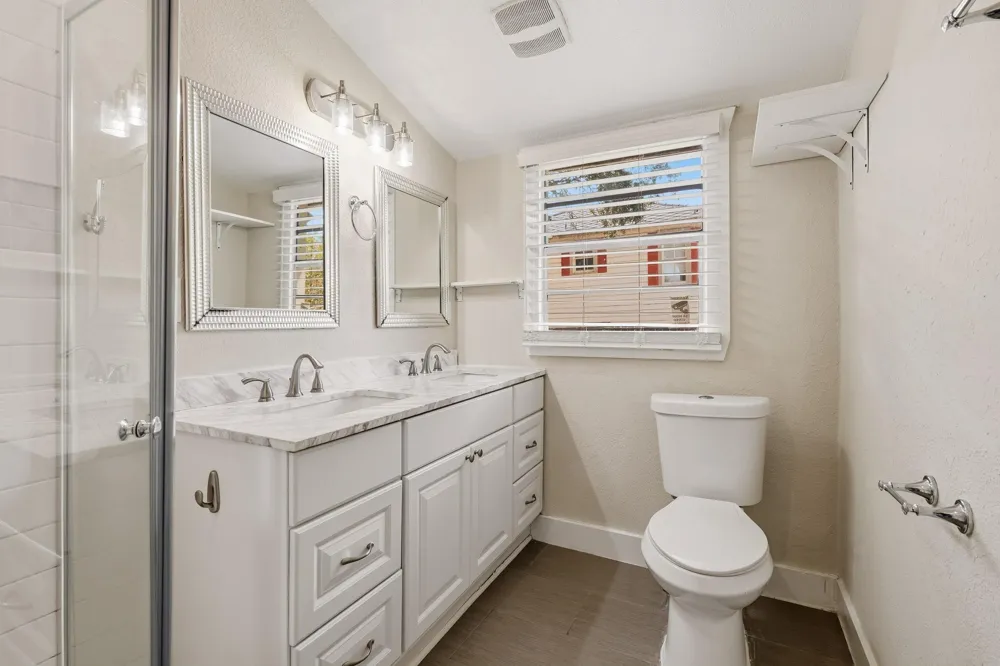 1011 Sealy Street Galveston, TX 77550