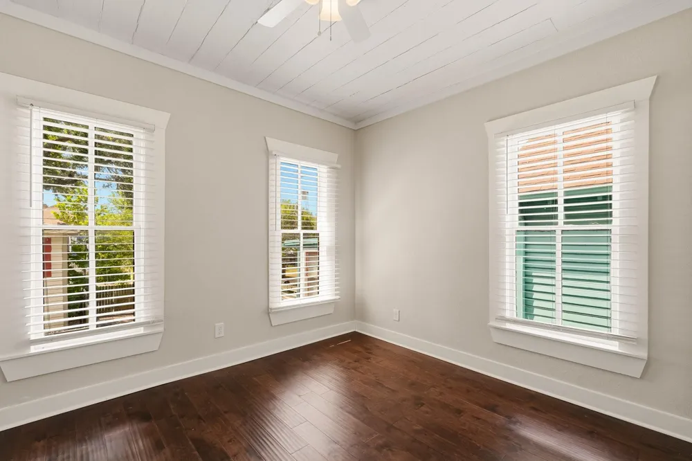 1011 Sealy Street Galveston, TX 77550