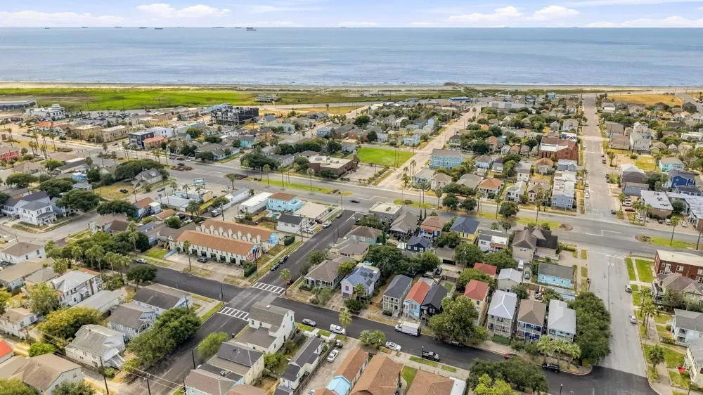 1011 Sealy Street Galveston, TX 77550