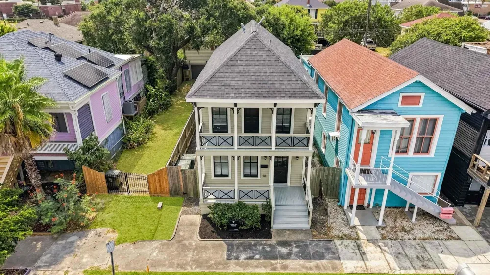 1011 Sealy Street Galveston, TX 77550