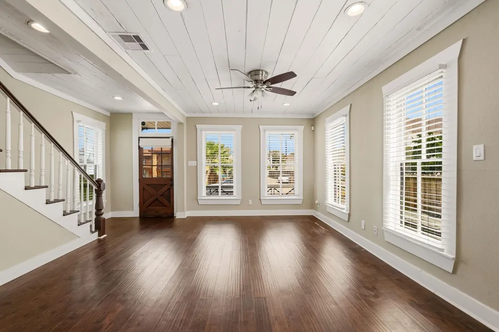 1011 Sealy Street Galveston, TX 77550