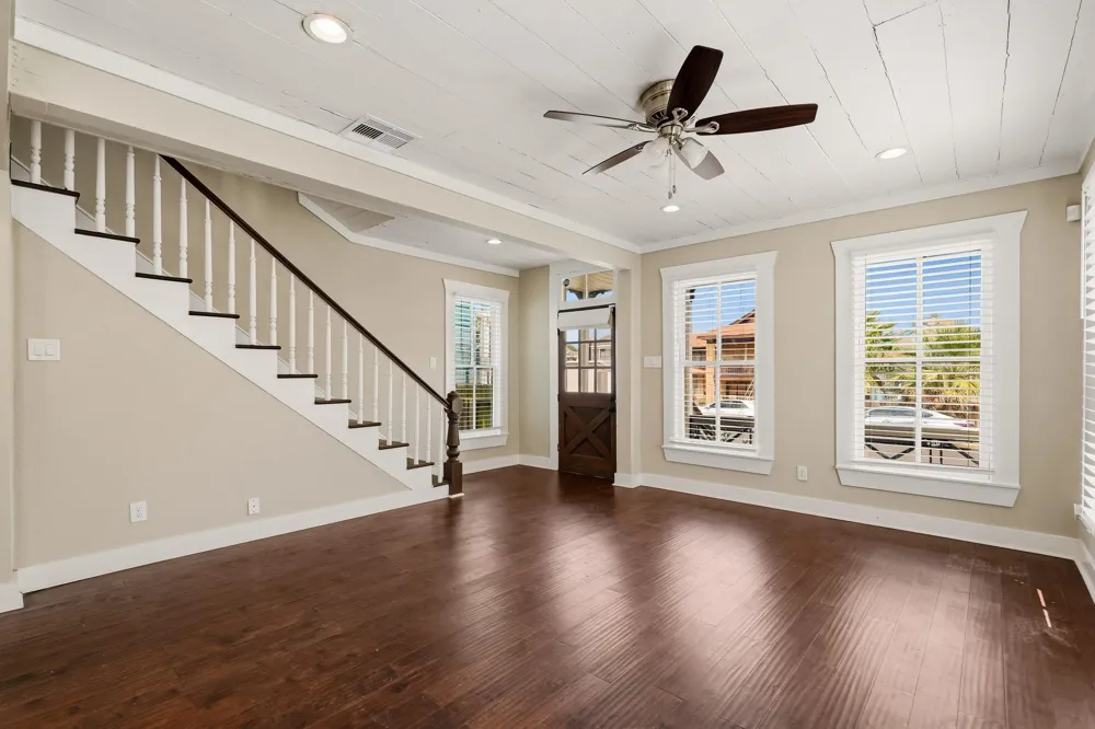 1011 Sealy Street Galveston, TX 77550