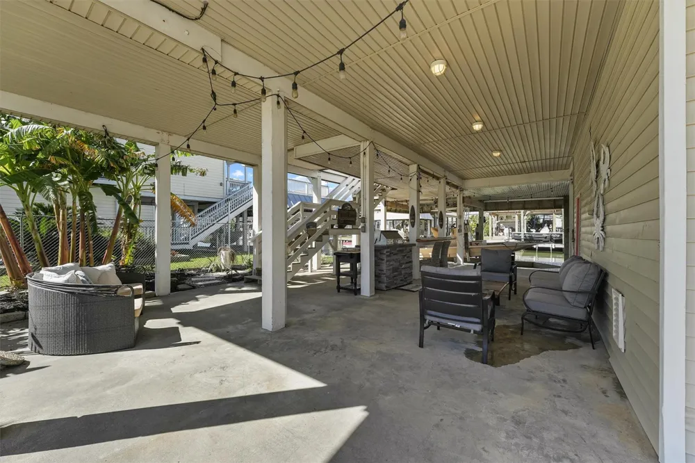 22202 Frio Drive Galveston, TX 77554