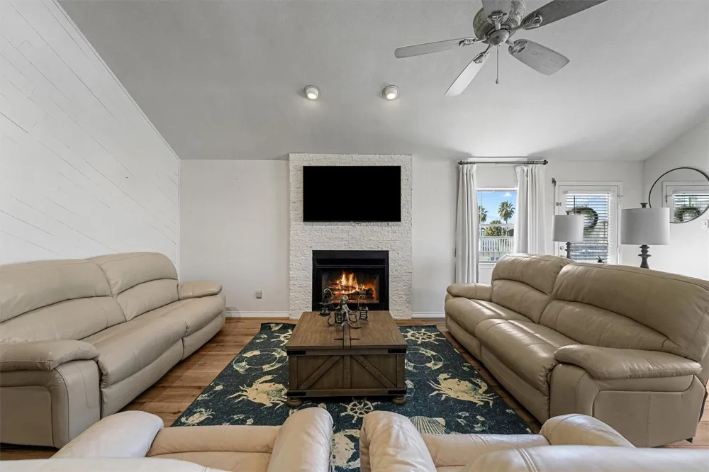 22202 Frio Drive Galveston, TX 77554