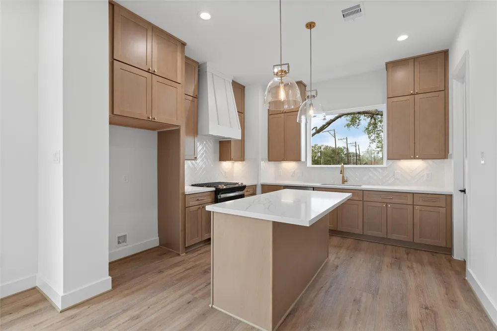 826 Curtin Street #F Houston, TX 77018