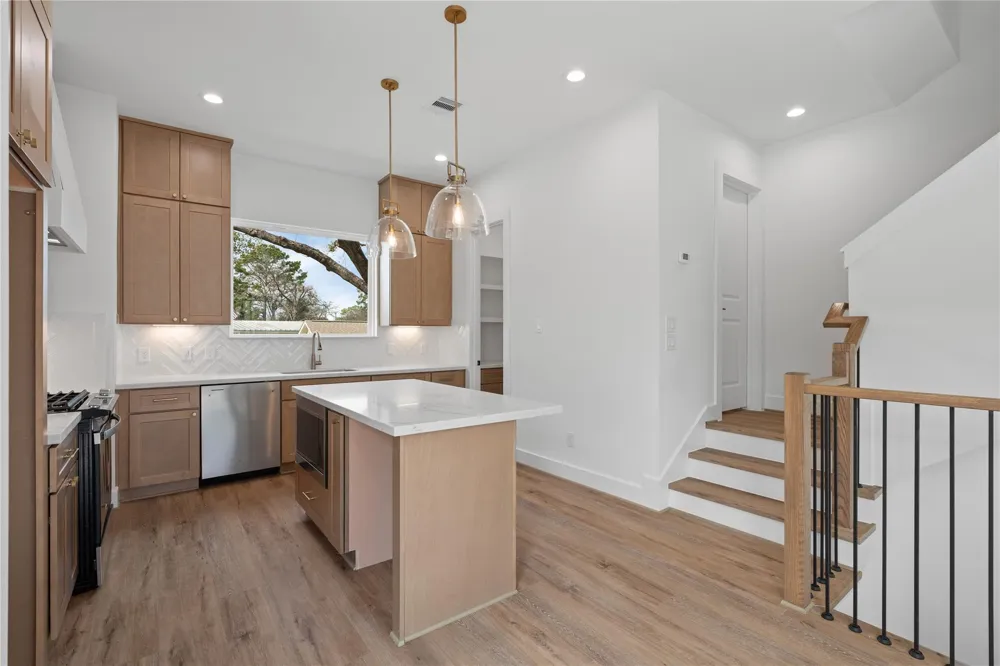 826 Curtin Street #F Houston, TX 77018
