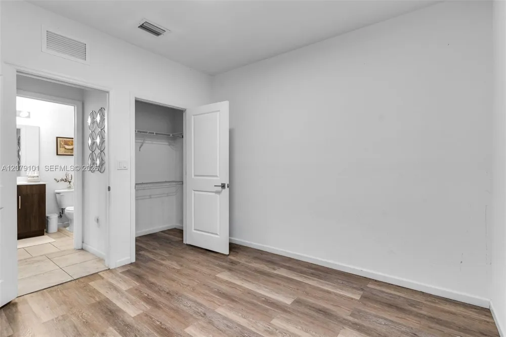 2438 SE 15 St Homestead, FL 33035