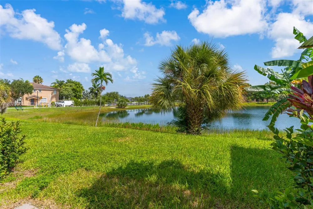 2438 SE 15 St Homestead, FL 33035
