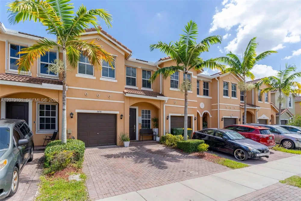 2438 SE 15 St Homestead, FL 33035