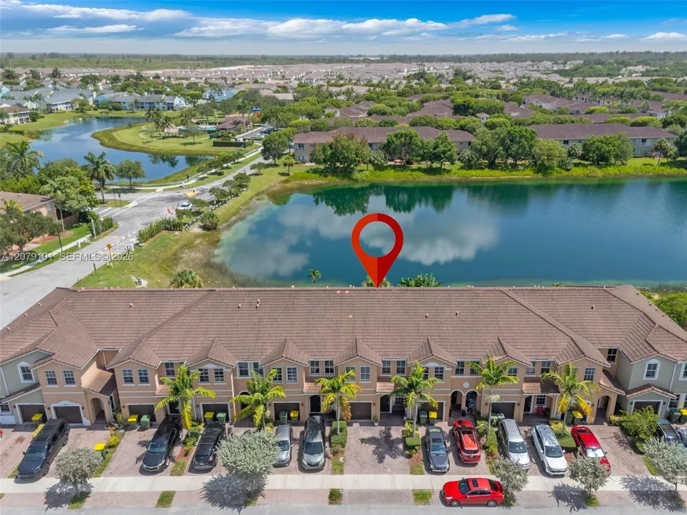 2438 SE 15 St Homestead, FL 33035