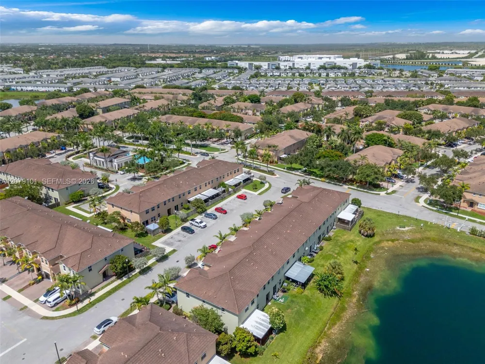 2438 SE 15 St Homestead, FL 33035