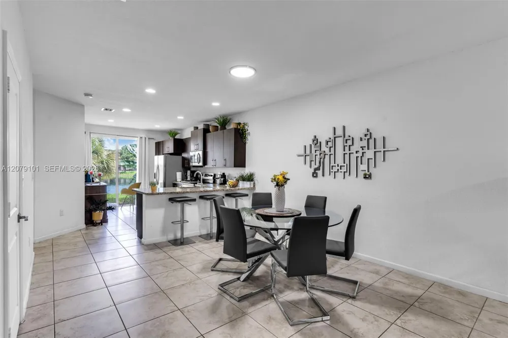 2438 SE 15 St Homestead, FL 33035