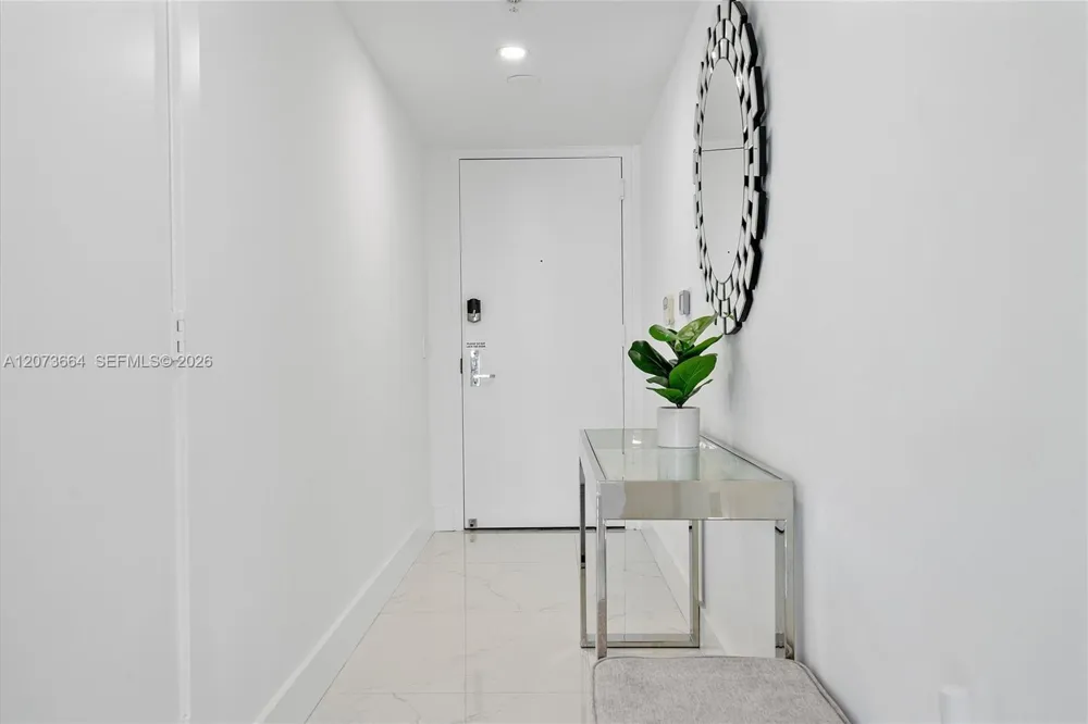 41 SE 5th St #1111 Miami, FL 33131