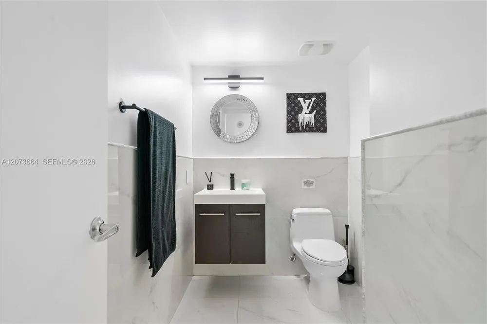41 SE 5th St #1111 Miami, FL 33131